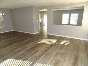 932 Purdy Lodge St in Las Vegas, NV - Building Photo - Building Photo