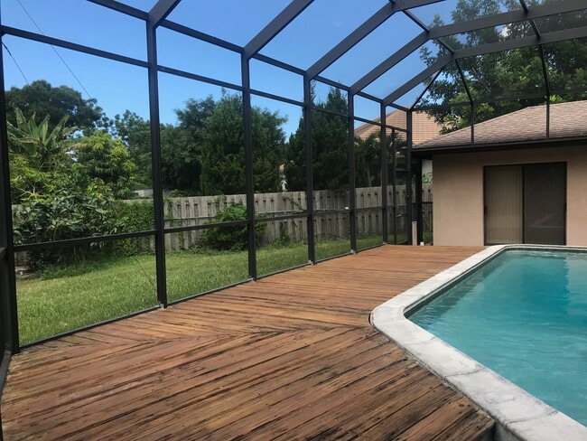 4430 Riverwood Ave in Sarasota, FL - Building Photo - Building Photo