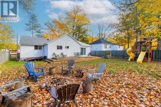 98 33rd St N in Wasaga Beach, ON - Building Photo - Building Photo