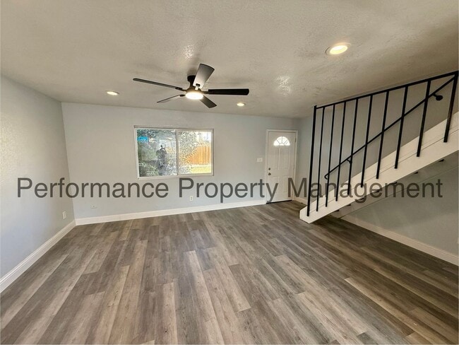 1108 McDonald Way in Bakersfield, CA - Building Photo - Building Photo