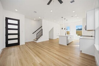 1466 Ferguson Way in Houston, TX - Building Photo - Building Photo