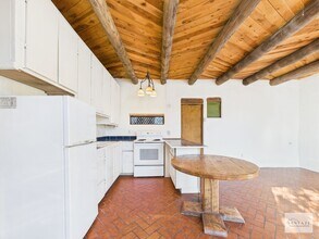 10 Metate Way in Santa Fe, NM - Building Photo - Building Photo