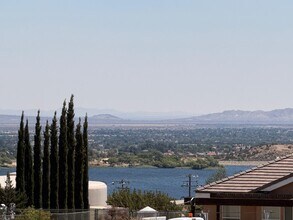 36744 Vista del Lago St, Unit 2 in Palmdale, CA - Building Photo - Building Photo