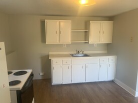 14 Preble St in Dover, NH - Building Photo