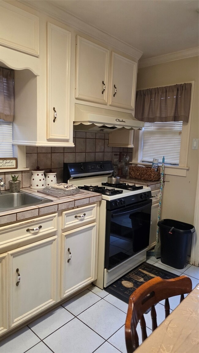 property at 5234 Mulford St