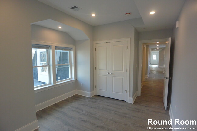 120 Kenrick St, Unit 6 in Boston, MA - Building Photo - Building Photo