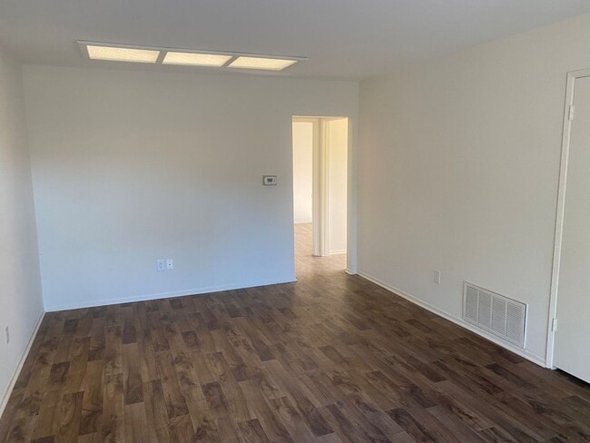 7144 Village 7 in Camarillo, CA - Building Photo - Building Photo