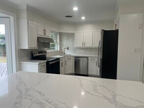 5985 Rankin Dr in Beaumont, TX - Building Photo - Building Photo