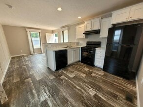 22 John St in Keansburg, NJ - Building Photo - Building Photo