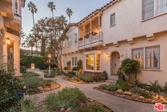 1930 Rodney Dr in Los Angeles, CA - Building Photo - Building Photo