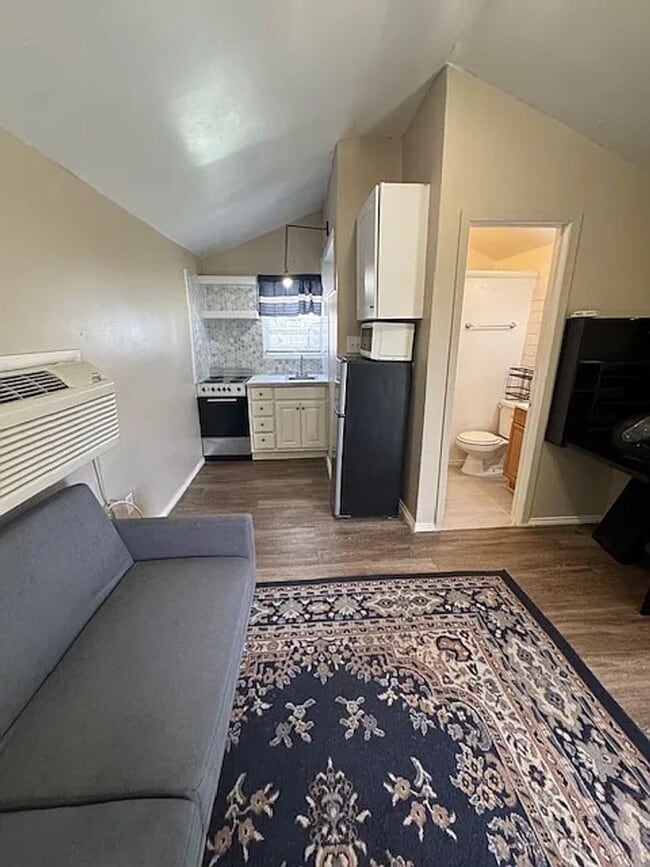 property at 2805 33rd St