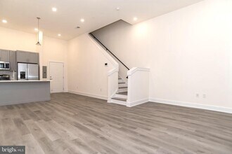 1115 N American St-Unit -E4 in Philadelphia, PA - Building Photo - Building Photo