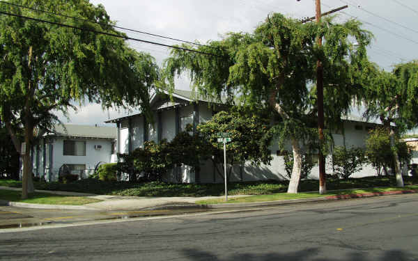 808-812 N Redding Way in Upland, CA - Building Photo - Building Photo