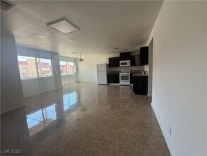 6968 Hopkins Dr in Las Vegas, NV - Building Photo - Building Photo