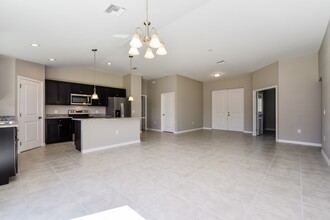 347 Pinehurst Ave in Lehigh Acres, FL - Building Photo - Building Photo