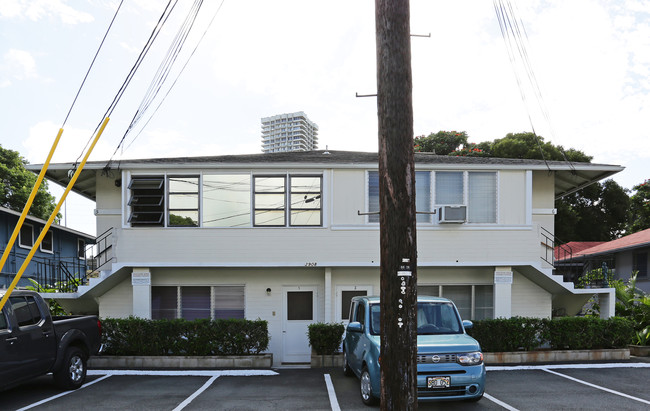 2908 Varsity Cir in Honolulu, HI - Building Photo - Building Photo