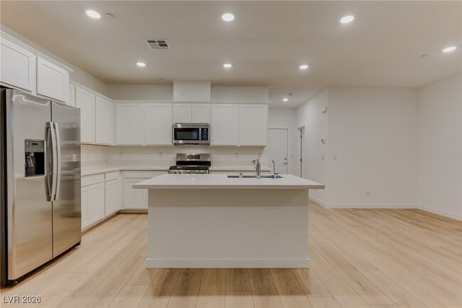 property at 134 Laguna Cmns Ln