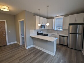 3935 N Janssen Ave, Unit 3941-1E in Chicago, IL - Building Photo - Building Photo