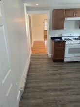 42 Mayberry Ave, Unit 2 in Medford, MA - Building Photo - Building Photo