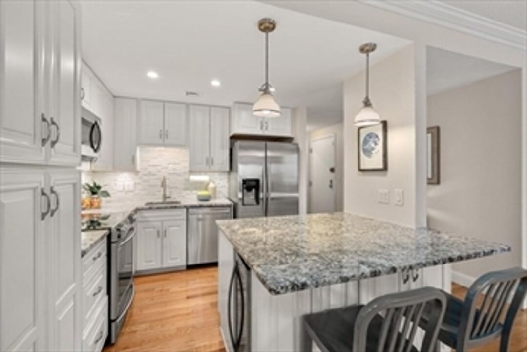 51 John St in Brookline, MA - Building Photo