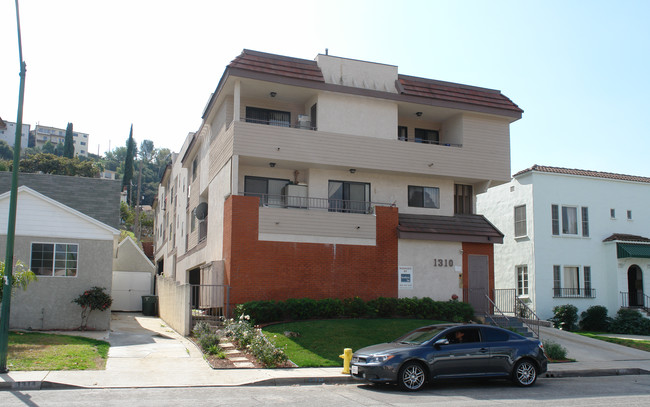 1310 E Acacia Ave in Glendale, CA - Foto de edificio - Building Photo