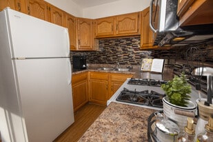 Lake Harriet Commons in Minneapolis, MN - Building Photo