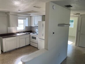 7034 Bellaire Terrace in New Port Richey, FL - Building Photo - Building Photo