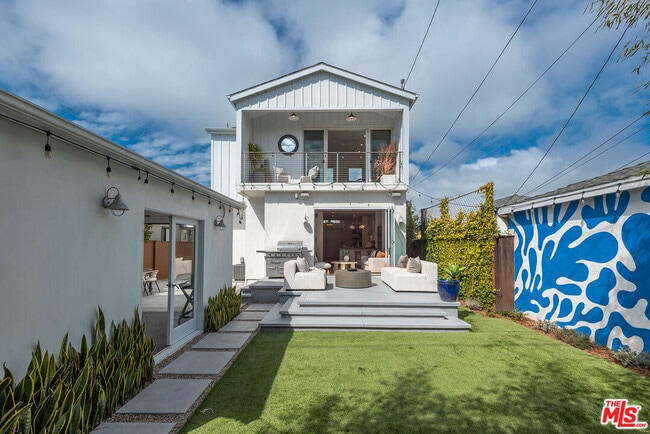 property at 846 Warren Ave