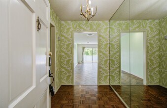 2700 Bellefontaine in Houston, TX - Foto de edificio - Building Photo