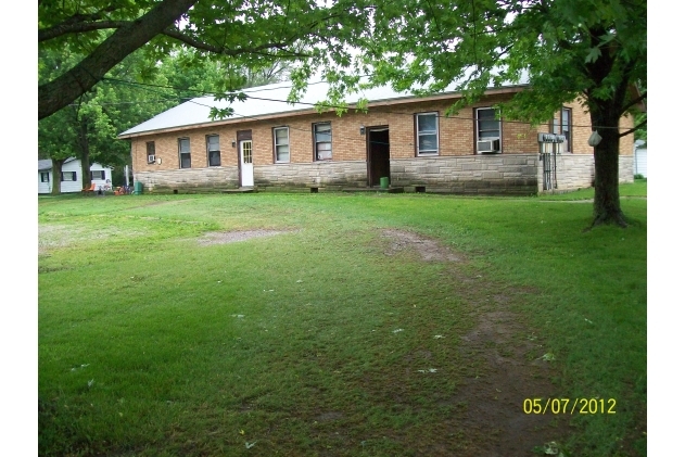 304 N Park St in Milford, IL - Building Photo