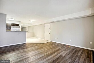 6939 Mary Caroline Cir in Alexandria, VA - Building Photo - Building Photo