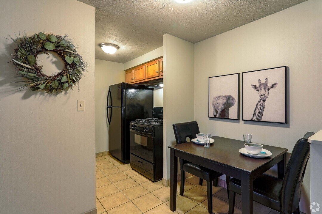 Chamberlain I & II Apartments in Dayton, OH - Building Photo