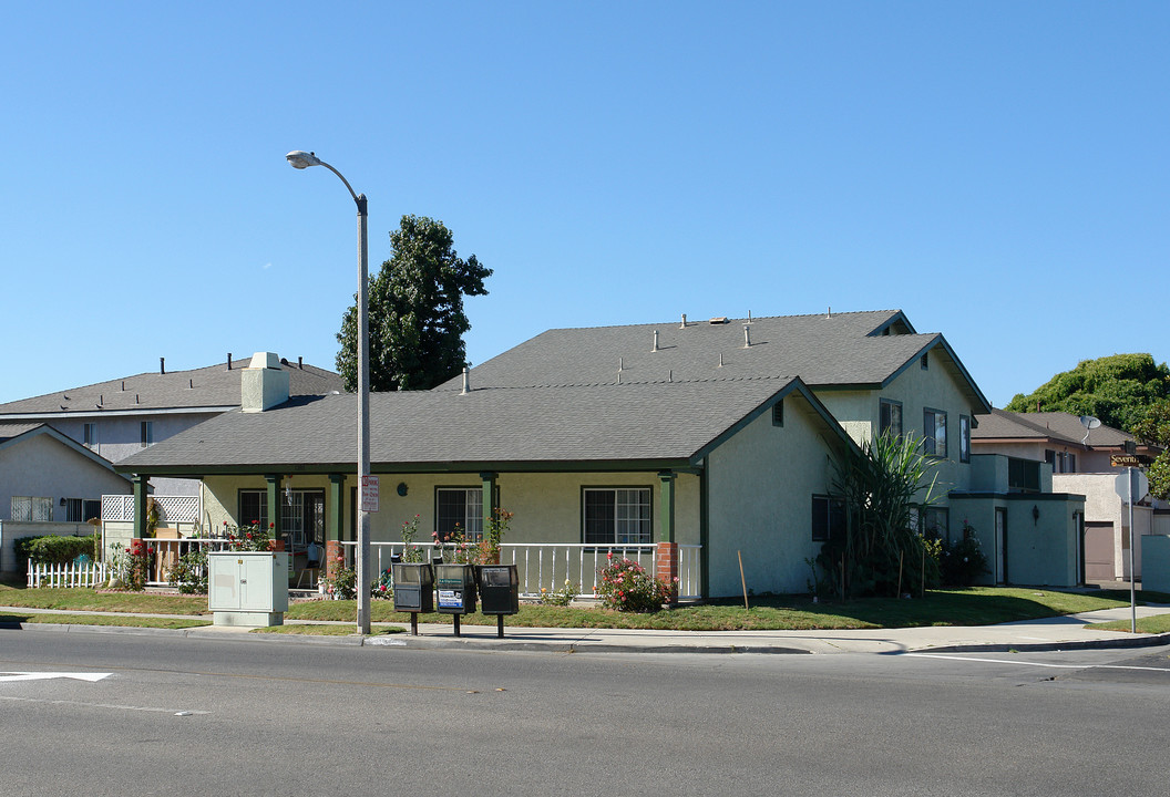 1201 W 7th St in Oxnard, CA - Building Photo