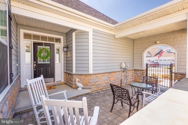 858 Moorings Cir in Stevensville, MD - Building Photo - Building Photo