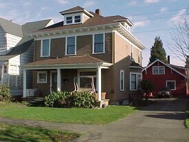 811 S Cushman Ave in Tacoma, WA - Building Photo