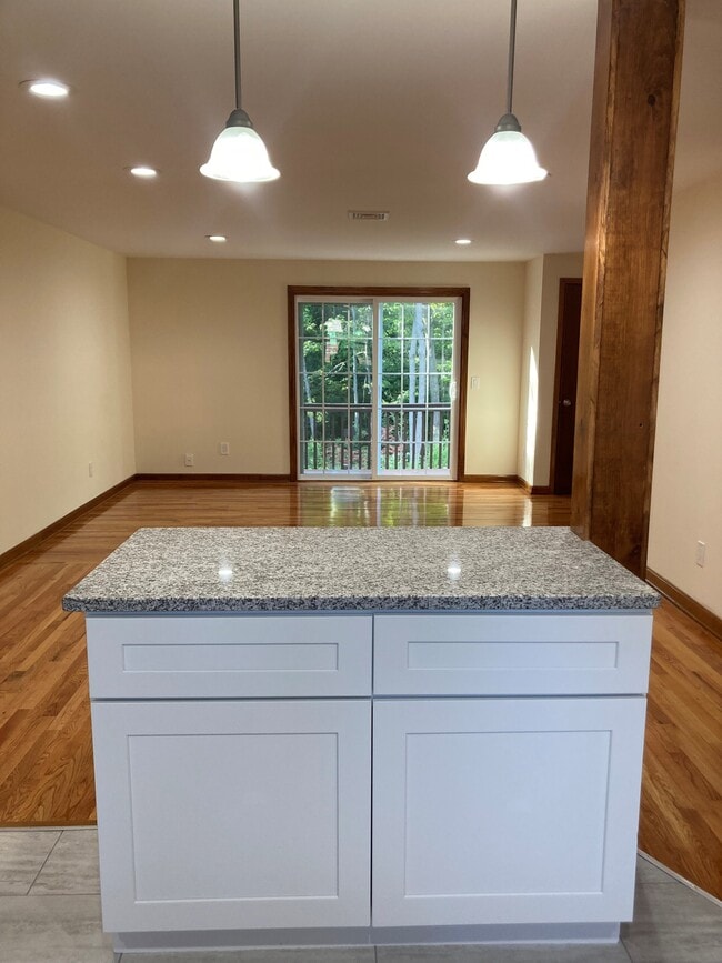 30 Mansfield Dr, Unit 302 in Northford, CT - Building Photo - Building Photo