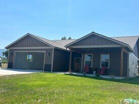 1013 Grateful Vw in Stevensville, MT - Building Photo