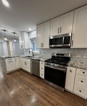 7225 E Prairie Rd in Lincolnwood, IL - Building Photo - Building Photo