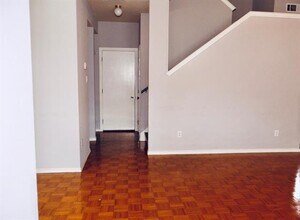 2320 Hunters Run Dr in Dallas, TX - Building Photo - Building Photo