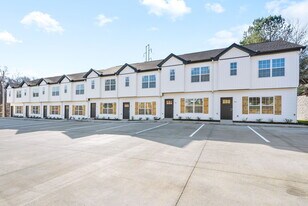 Spring St. Townhomes in Dover, TN - Building Photo