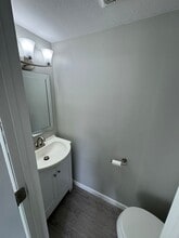 33 Campbell Dr in Parkersburg, WV - Foto de edificio - Building Photo