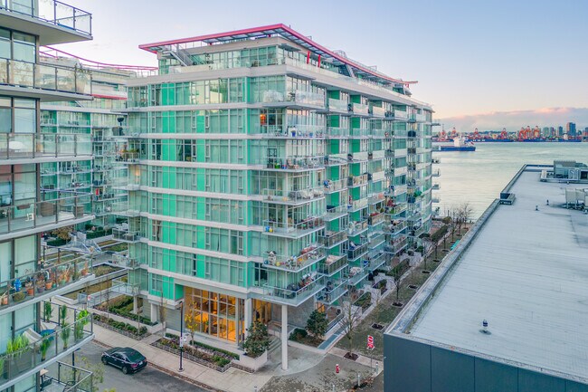 Cascade at the Pier in North Vancouver, BC - Building Photo - Building Photo