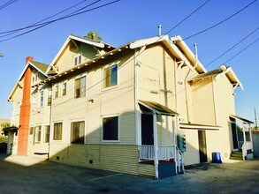 3023 S Budlong Ave in Los Angeles, CA - Foto de edificio - Building Photo