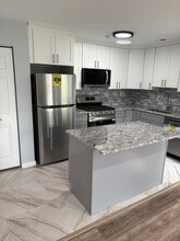 1304 Diamond Dr in Newtown, PA - Building Photo - Building Photo