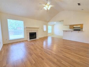 414 Dakota Dr in Joshua, TX - Building Photo - Building Photo