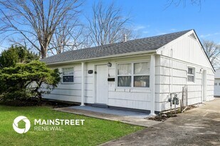 9613 El Prado St in Louisville, KY - Building Photo