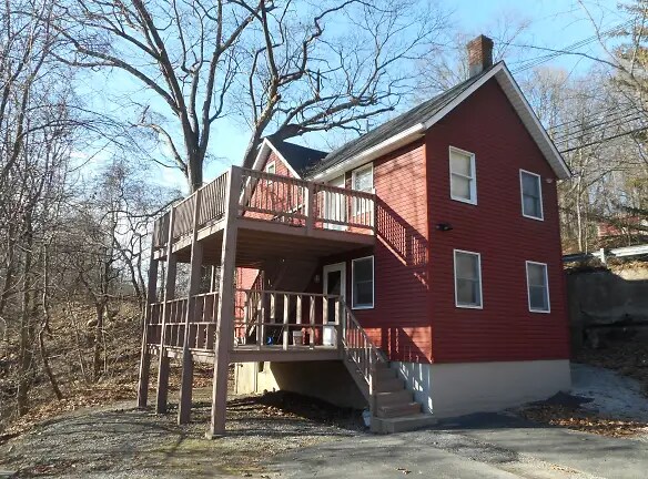 213 Hamburg Turnpike in Bloomingdale, NJ - Building Photo