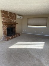 24490 Willow Pass Dr in Tehachapi, CA - Foto de edificio - Building Photo
