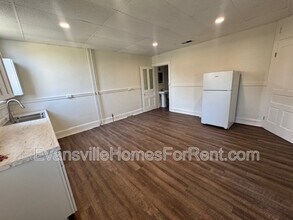 3036 W Maryland St in Evansville, IN - Building Photo - Building Photo