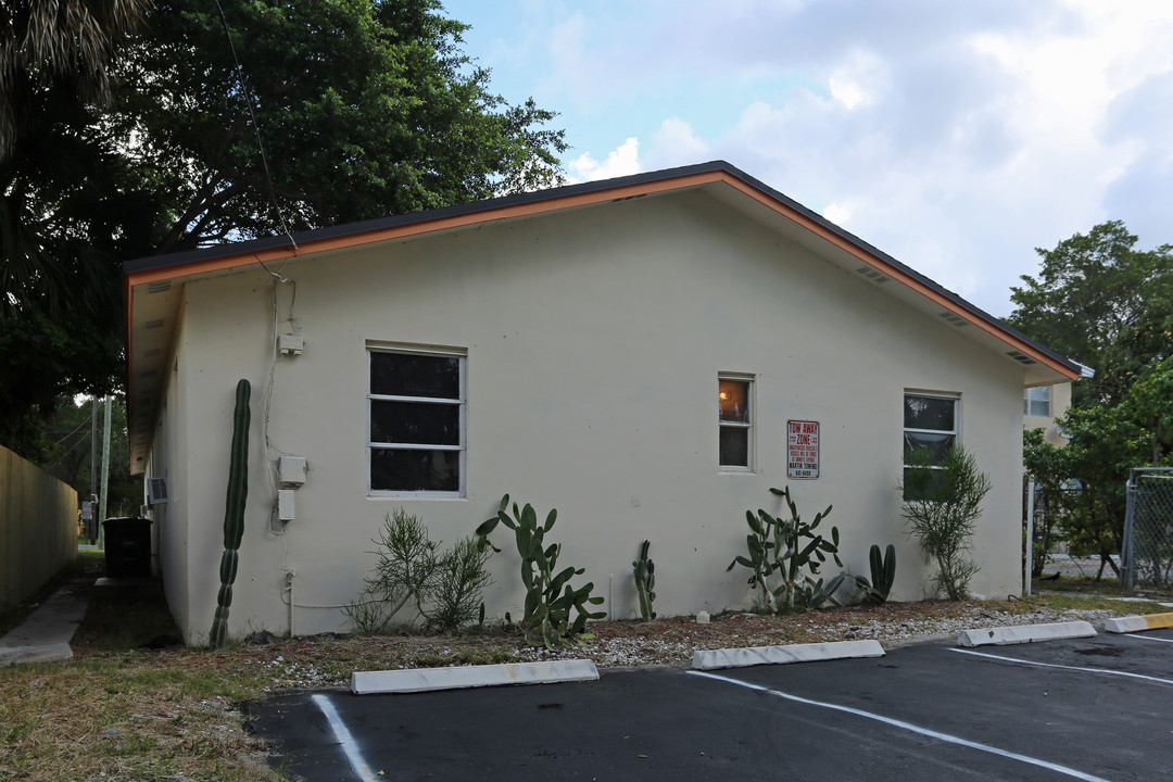 916 4th St in West Palm Beach, FL - Building Photo